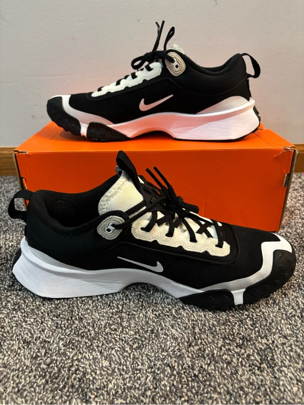 Nike Air Diamond Varsity Turf Black and White Mens Baseball Turf Shoe